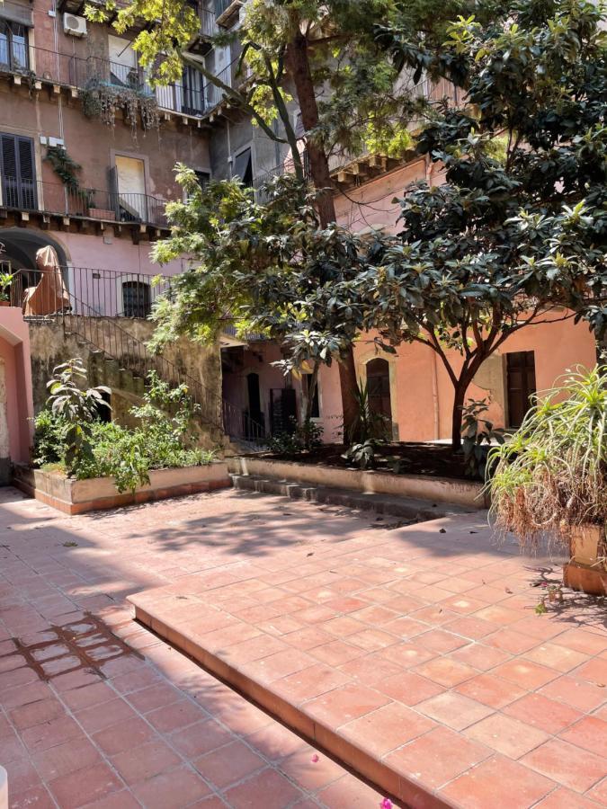 Апартаменты Corte Capuana Катания Экстерьер фото