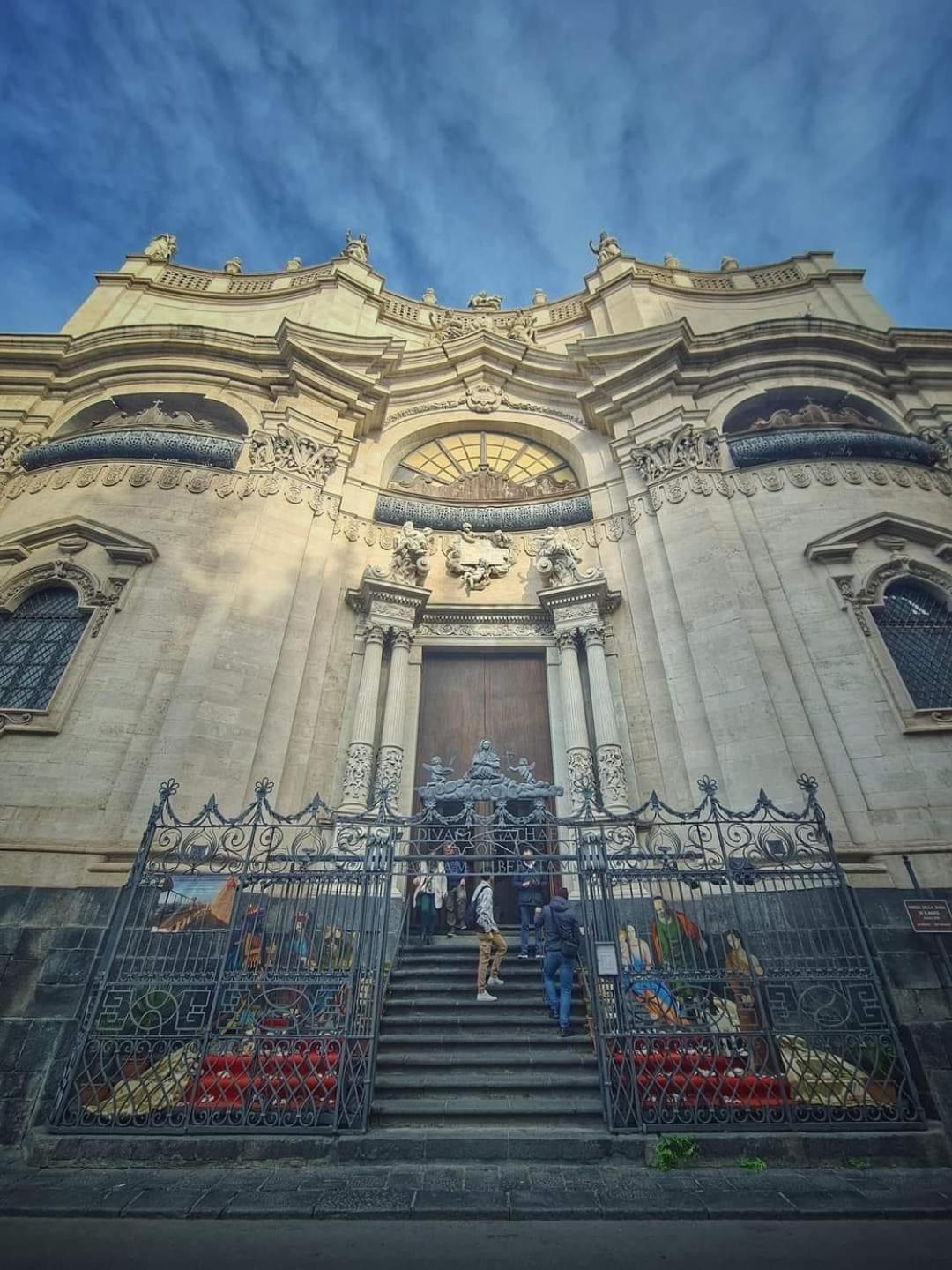 Апартаменты Corte Capuana Катания Экстерьер фото